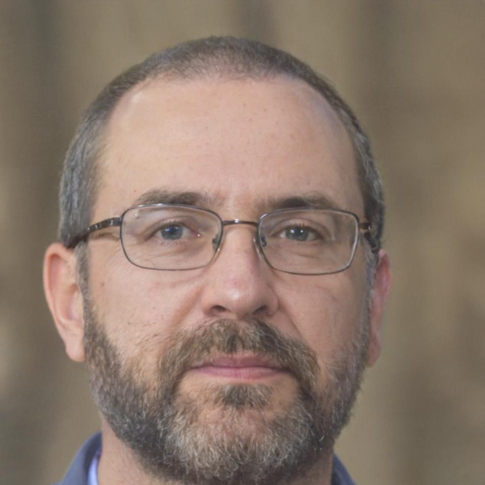 Ritratto Giacomo Santini, specialista virtualizzazione